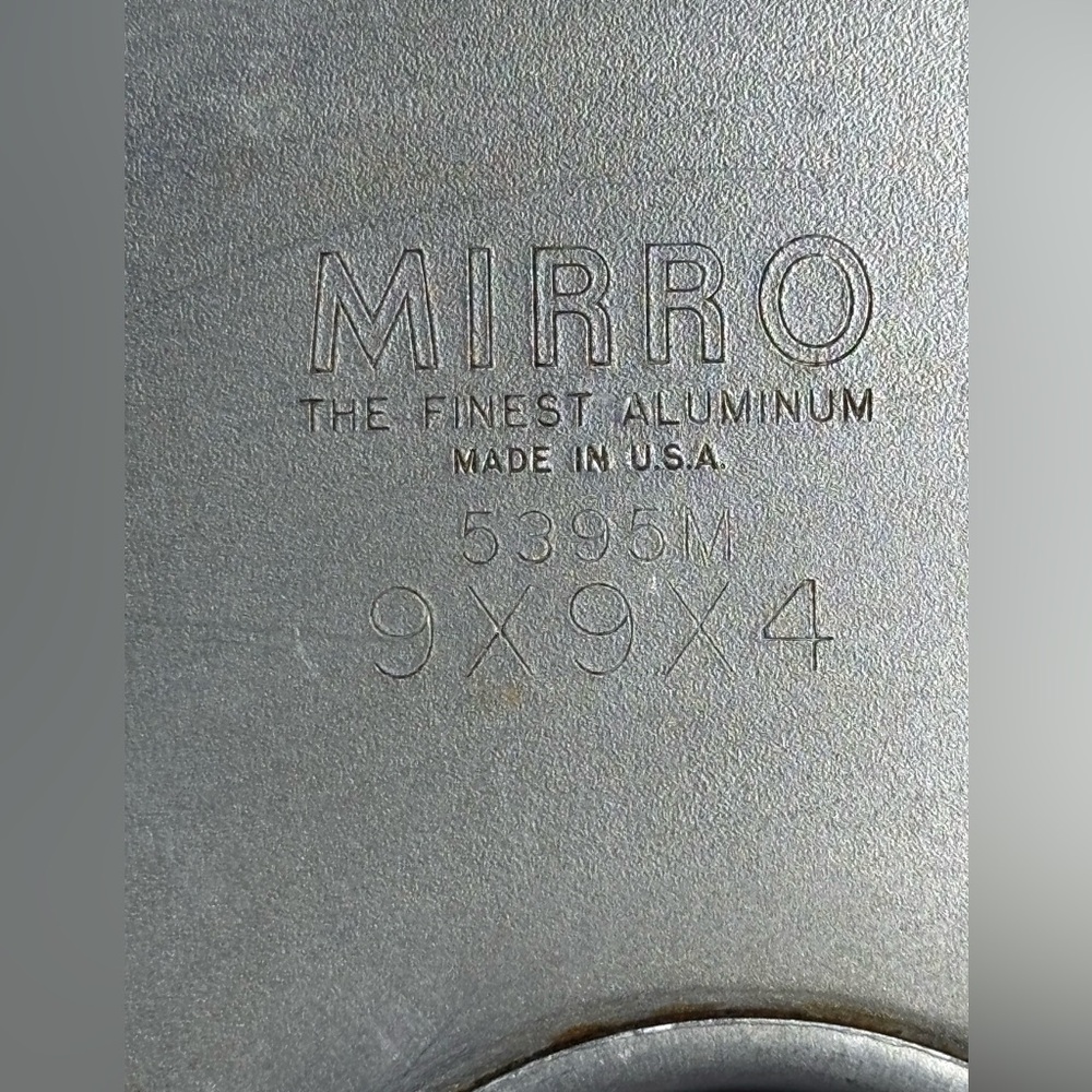 Vintage Mirro Square Aluminum 2 pc Angel Food Bunt Cake Pan 9" x 9" x 4" - Picture 8 of 8